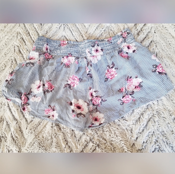 Ivy+Main Pants - Ivy+Main Comfy floral and striped shorts